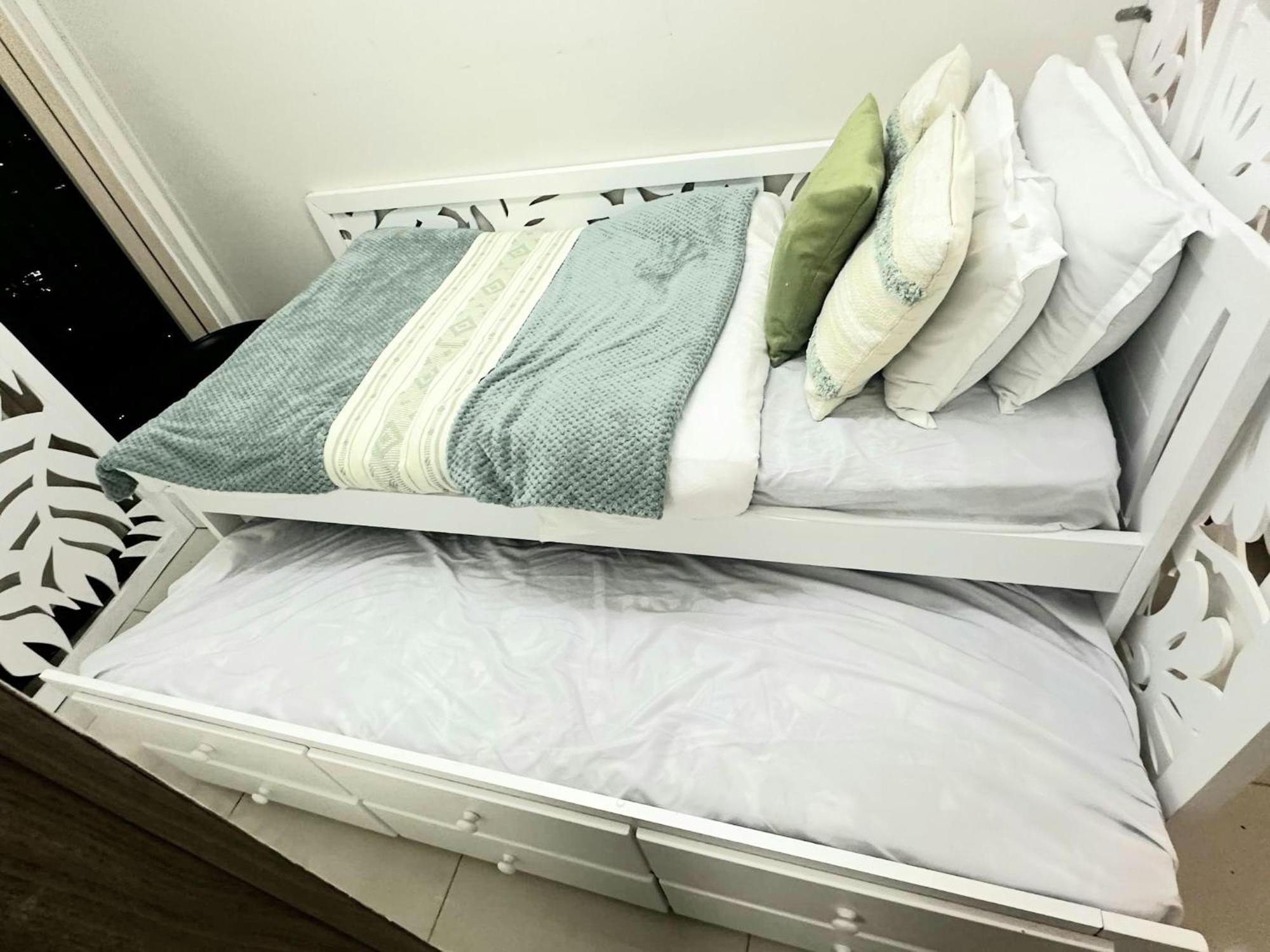Coast Stay By J 40Th Floor Penthouse 마닐라 외부 사진